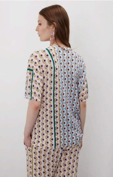Jei's Over size v-neck st geometric print Short Sleeve