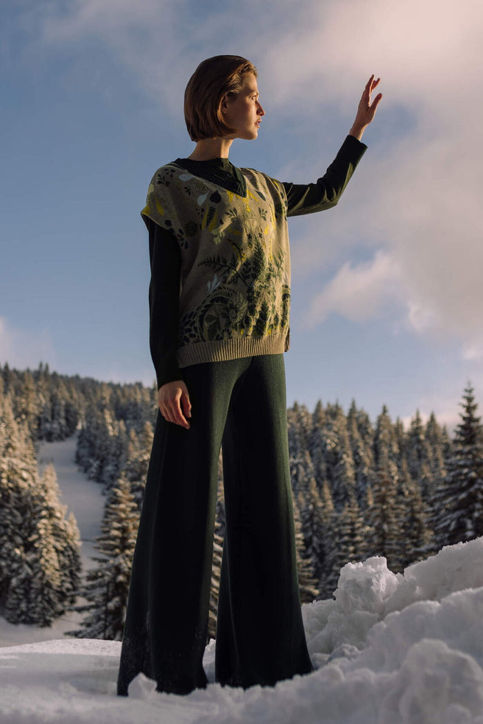 Sleeveless V-Neck Pullover, Plantopia Pattern Salvia