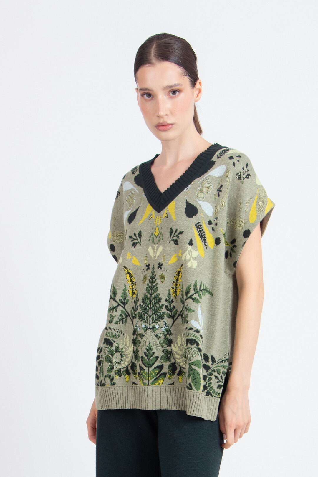 Sleeveless V-Neck Pullover, Plantopia Pattern Salvia
