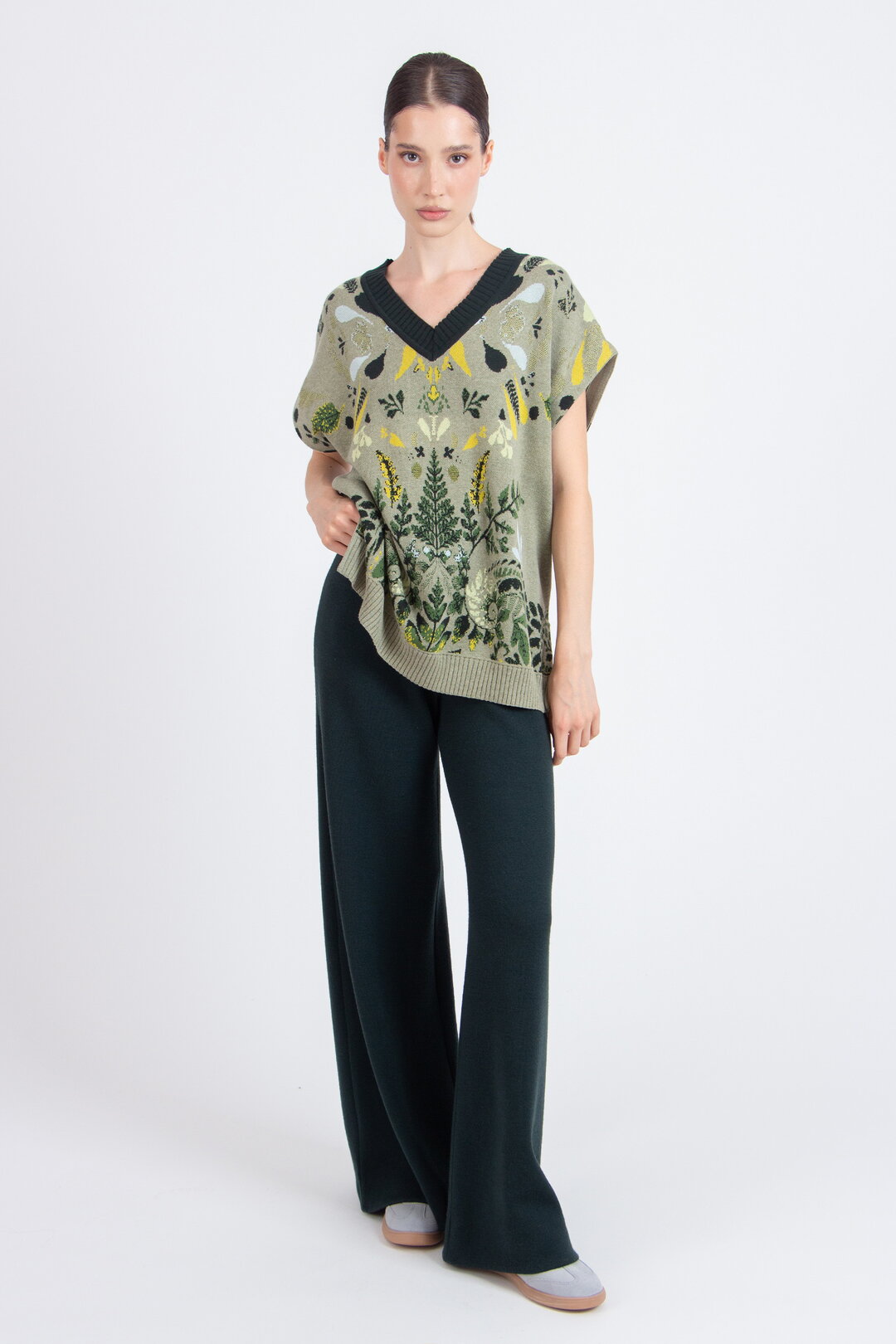 Sleeveless V-Neck Pullover, Plantopia Pattern Salvia