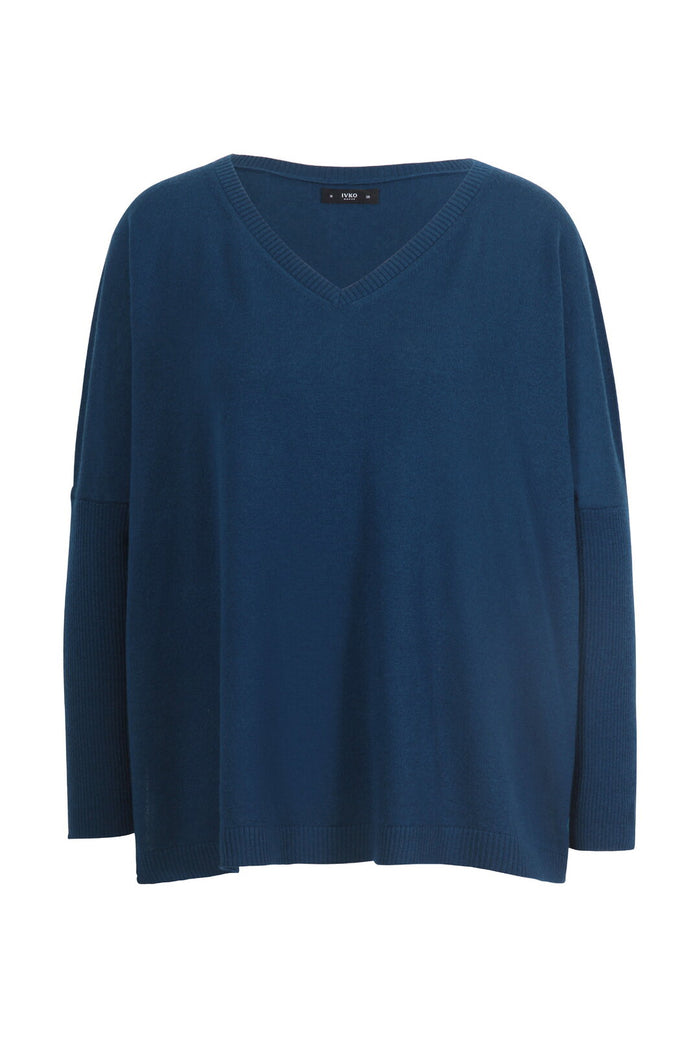 Oversize V-Neck Pullover Wash: Rosewood, Pacific & Off White